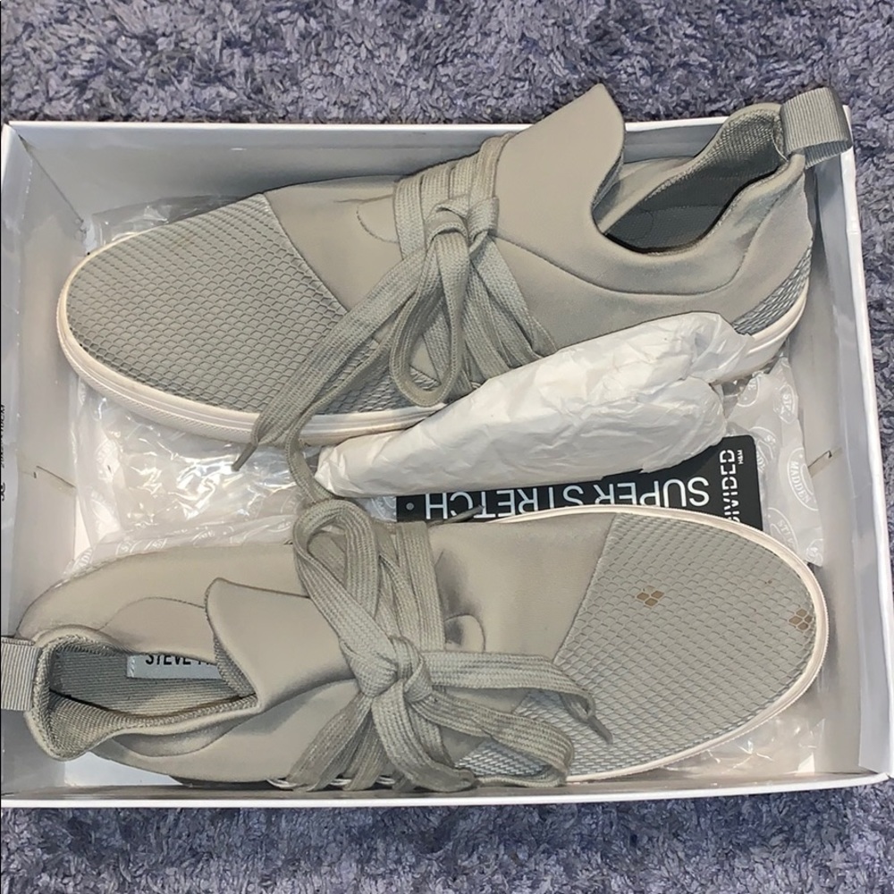 Steve Madden Sneakers